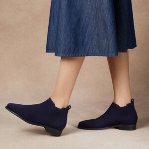 Vivaia Ryan Pro Slip On Water RPT Elegant Casual Chelsea Comfort Boot Navy 9-9.5